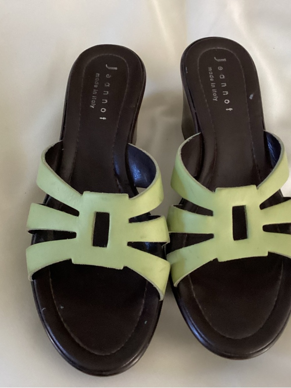Jeannot Lime Green Leather Slide Sandals. Size 37